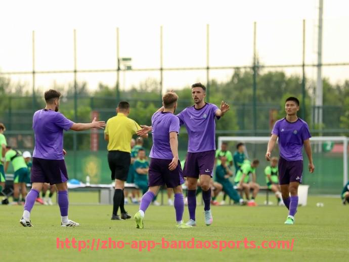 半岛体育app-英超球队遭遇最大比分失利的比赛及原因解析