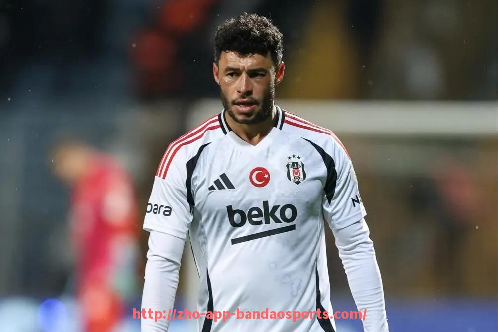 半岛体育app-范佩西英超时期球衣价值与纪念意义分析